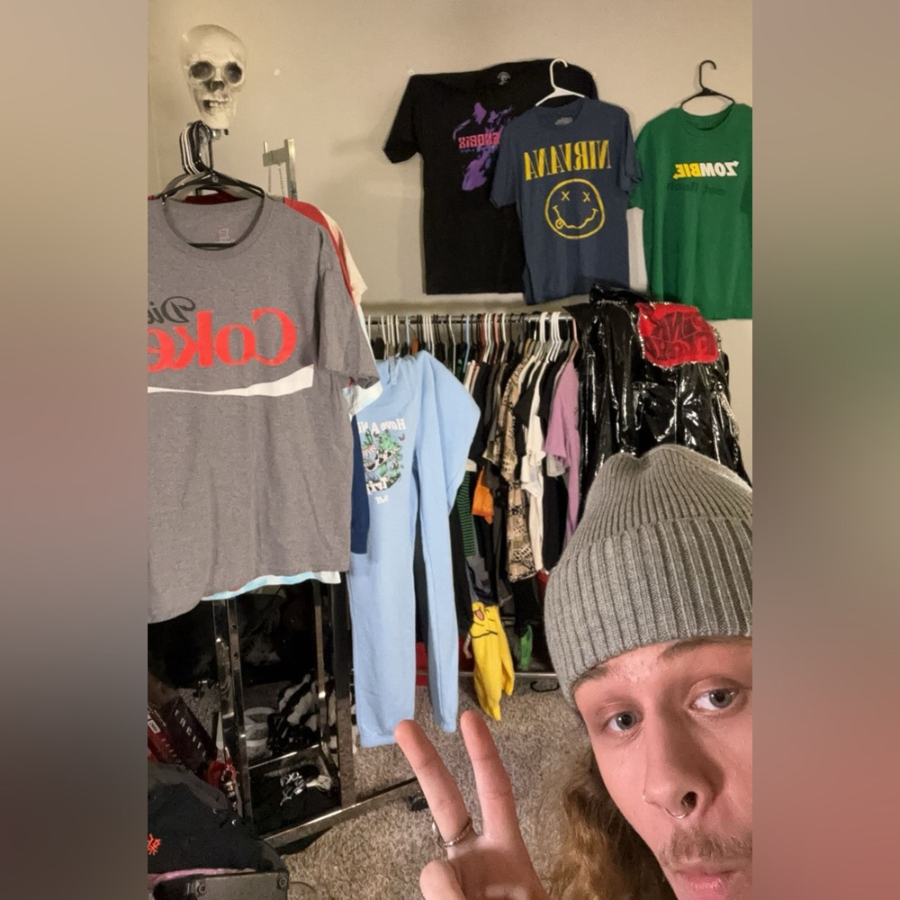 LIVE SHOW ITEM